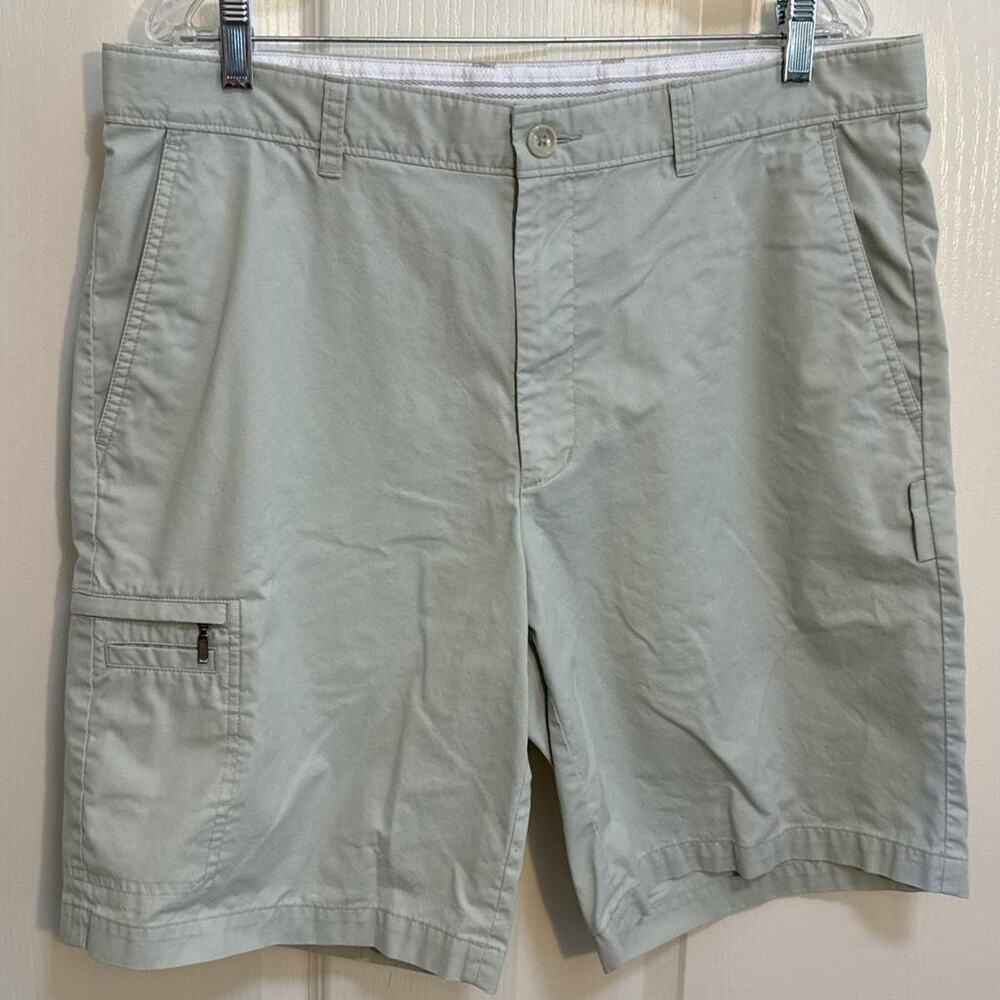 Men's Light Greenish Gray Greg Norman Shorts size 36